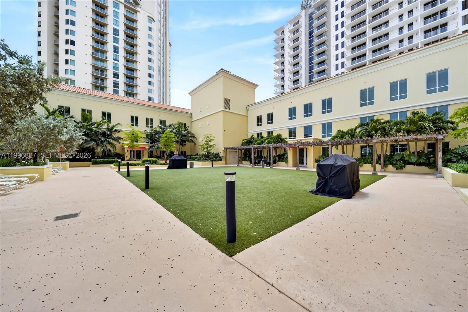 TOSCANO CONDO - Residential