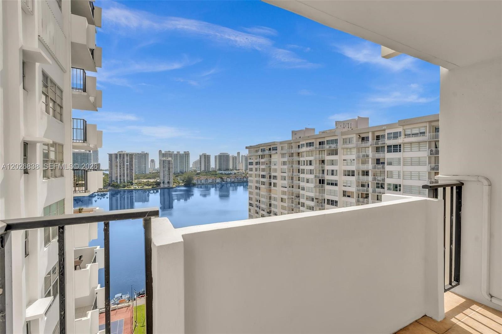 COMMODORE PLAZA CONDO - Residential