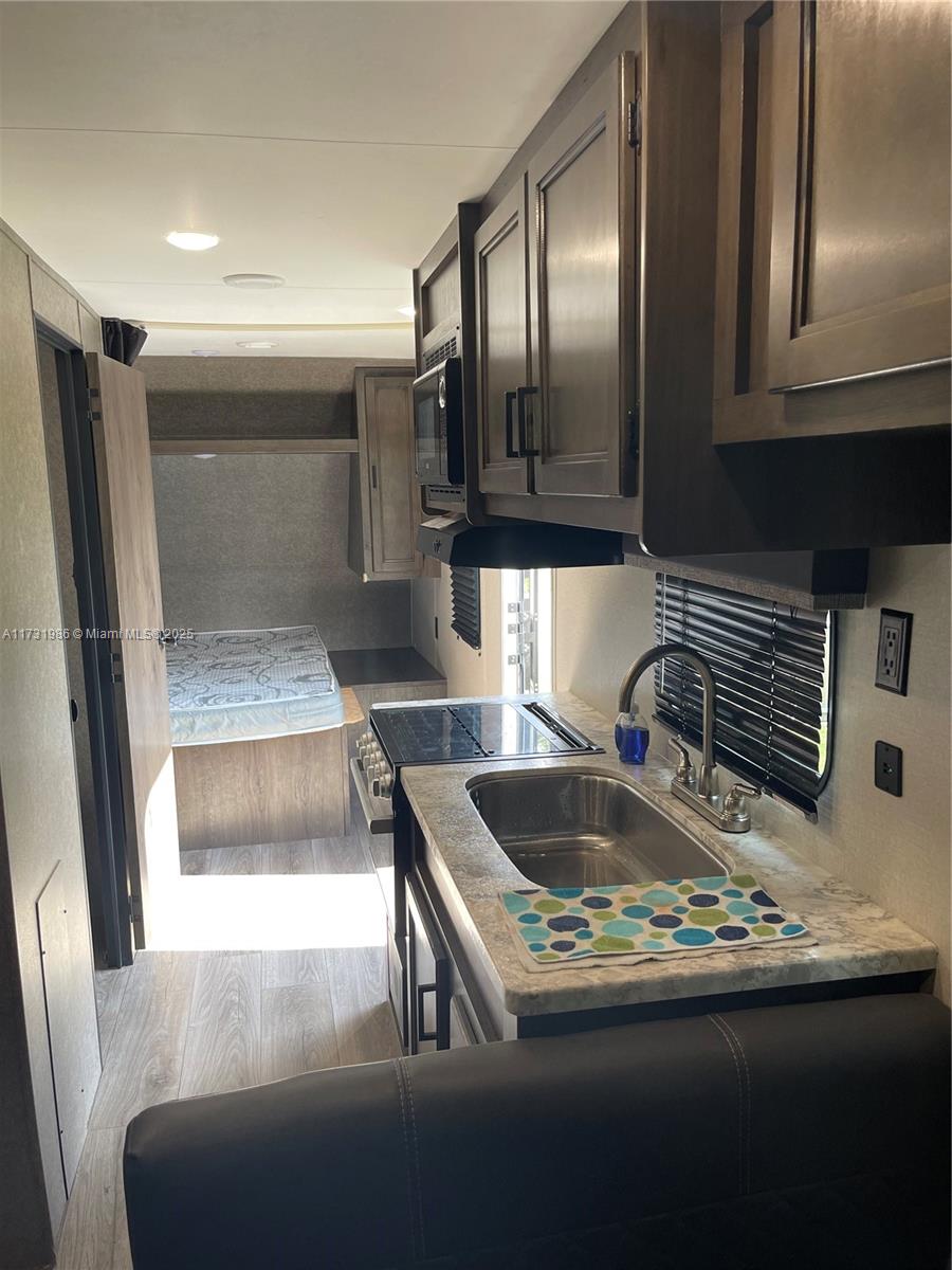 KINGS GRANT EAST - Residential Lease
