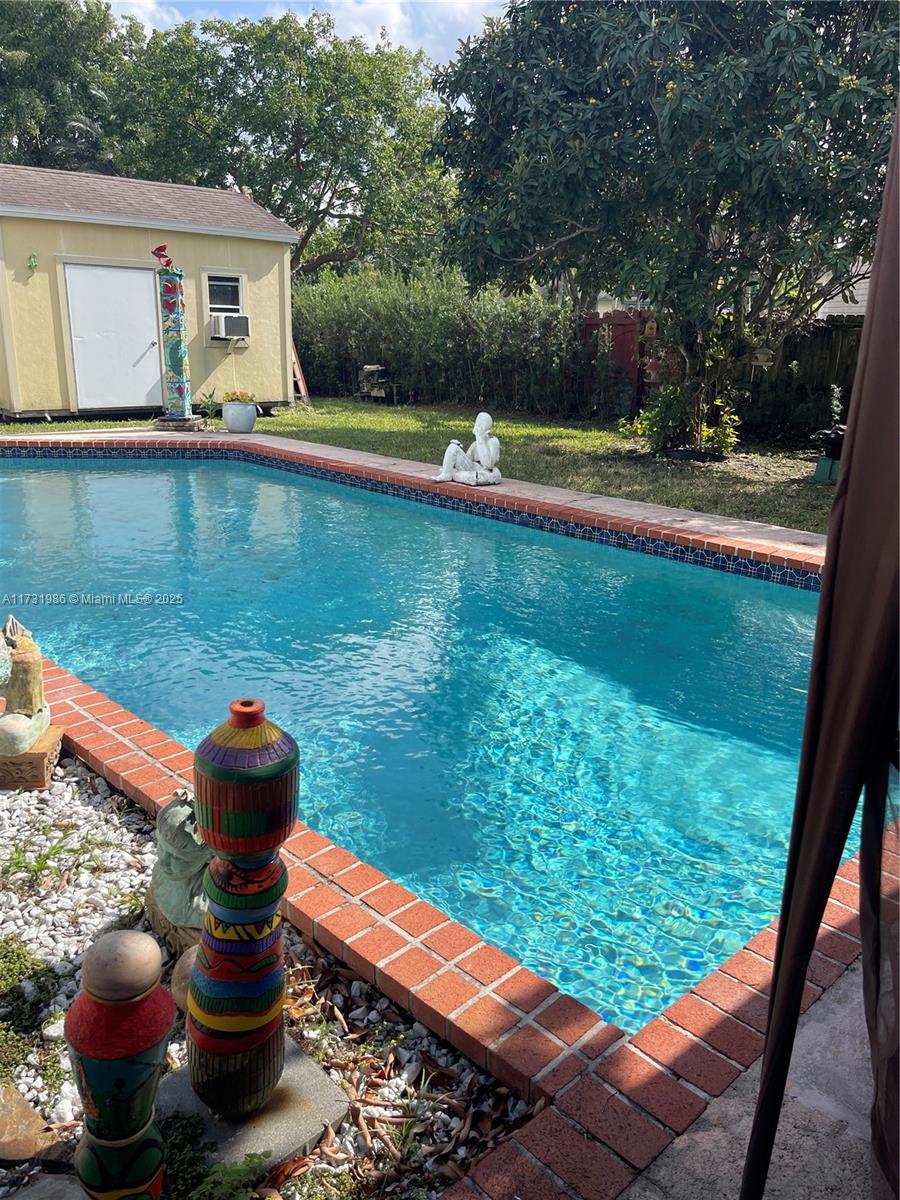 KINGS GRANT EAST - Residential Lease