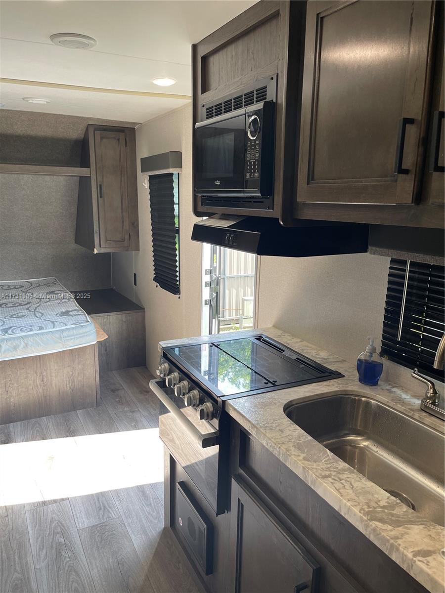 KINGS GRANT EAST - Residential Lease