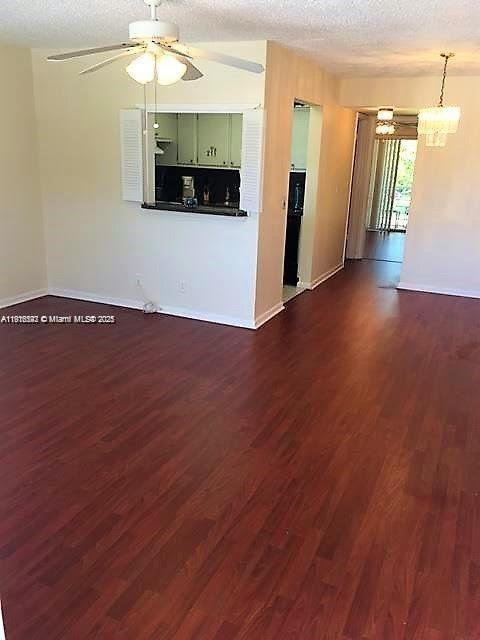 Very nice unit in Century Village West Palm Beach.
Lots of natural light, covered balcony.
Rented for $1100/month.
Century Village offers fantastic amenities: theatre, clubhouse, pools, fitness center, bus service and many more.