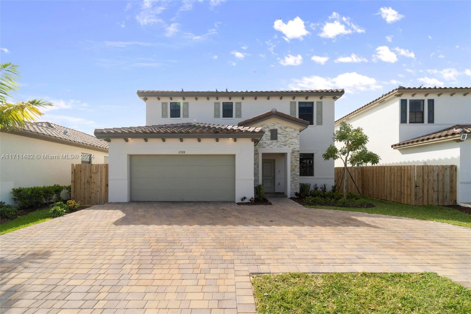 ESTATES AT SILVER PALM - Residential Lease