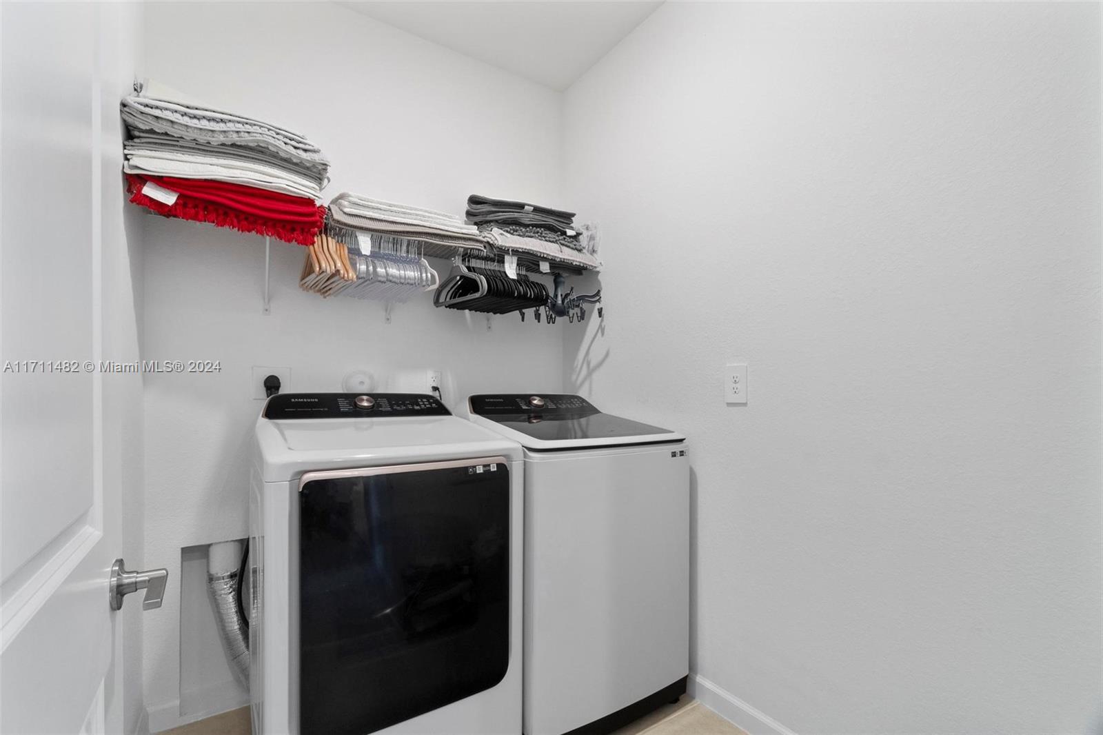 ESTATES AT SILVER PALM - Residential Lease