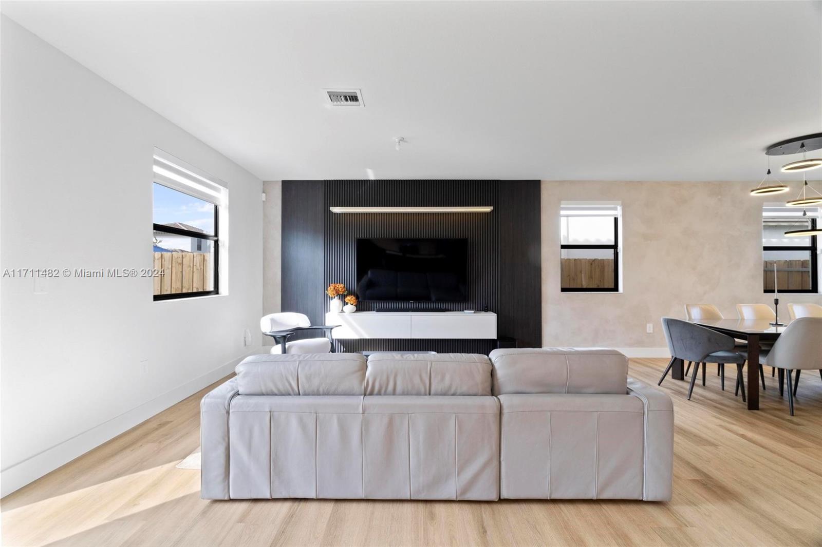 ESTATES AT SILVER PALM - Residential Lease