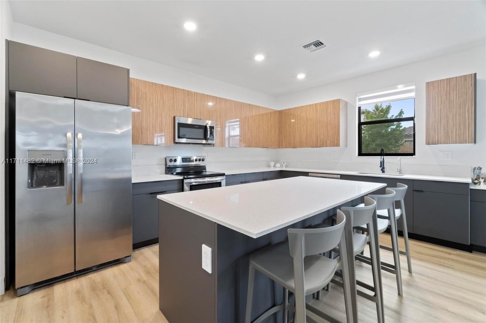 ESTATES AT SILVER PALM - Residential Lease