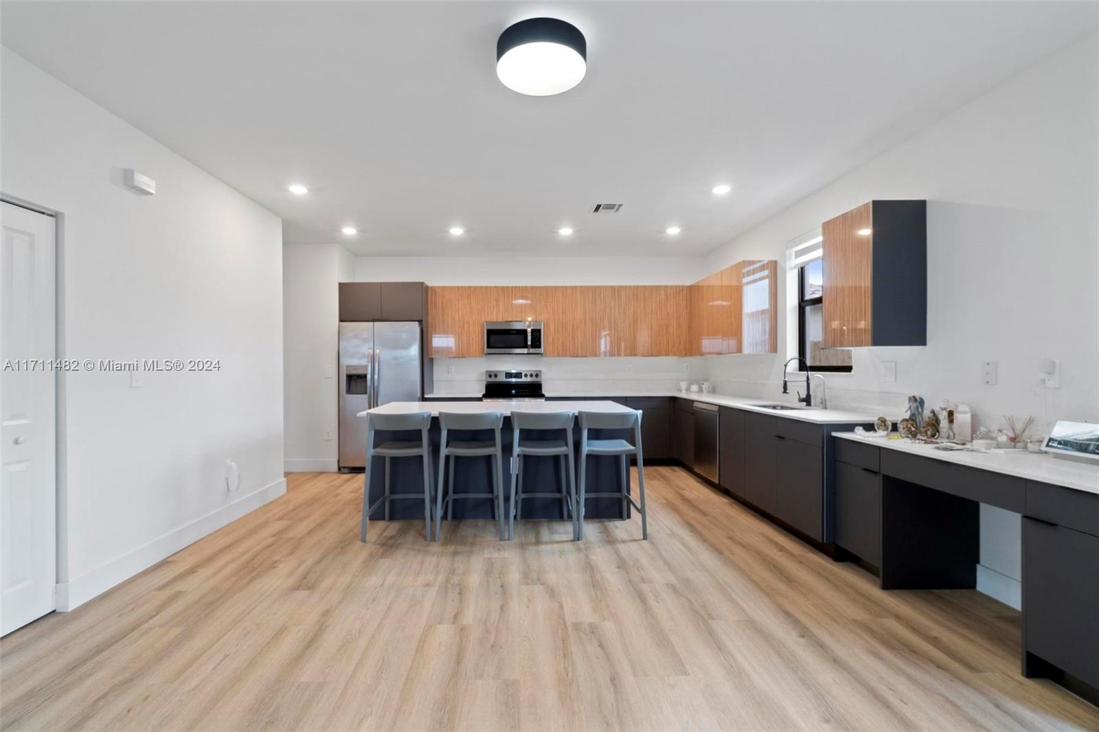 ESTATES AT SILVER PALM - Residential Lease