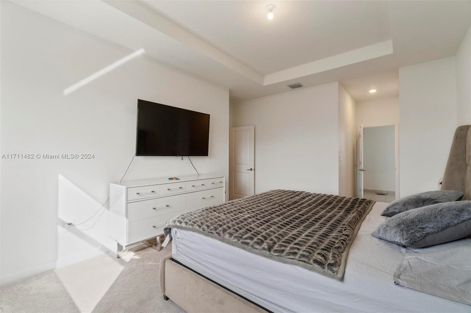 ESTATES AT SILVER PALM - Residential Lease