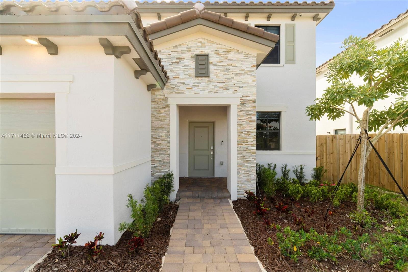 ESTATES AT SILVER PALM - Residential Lease