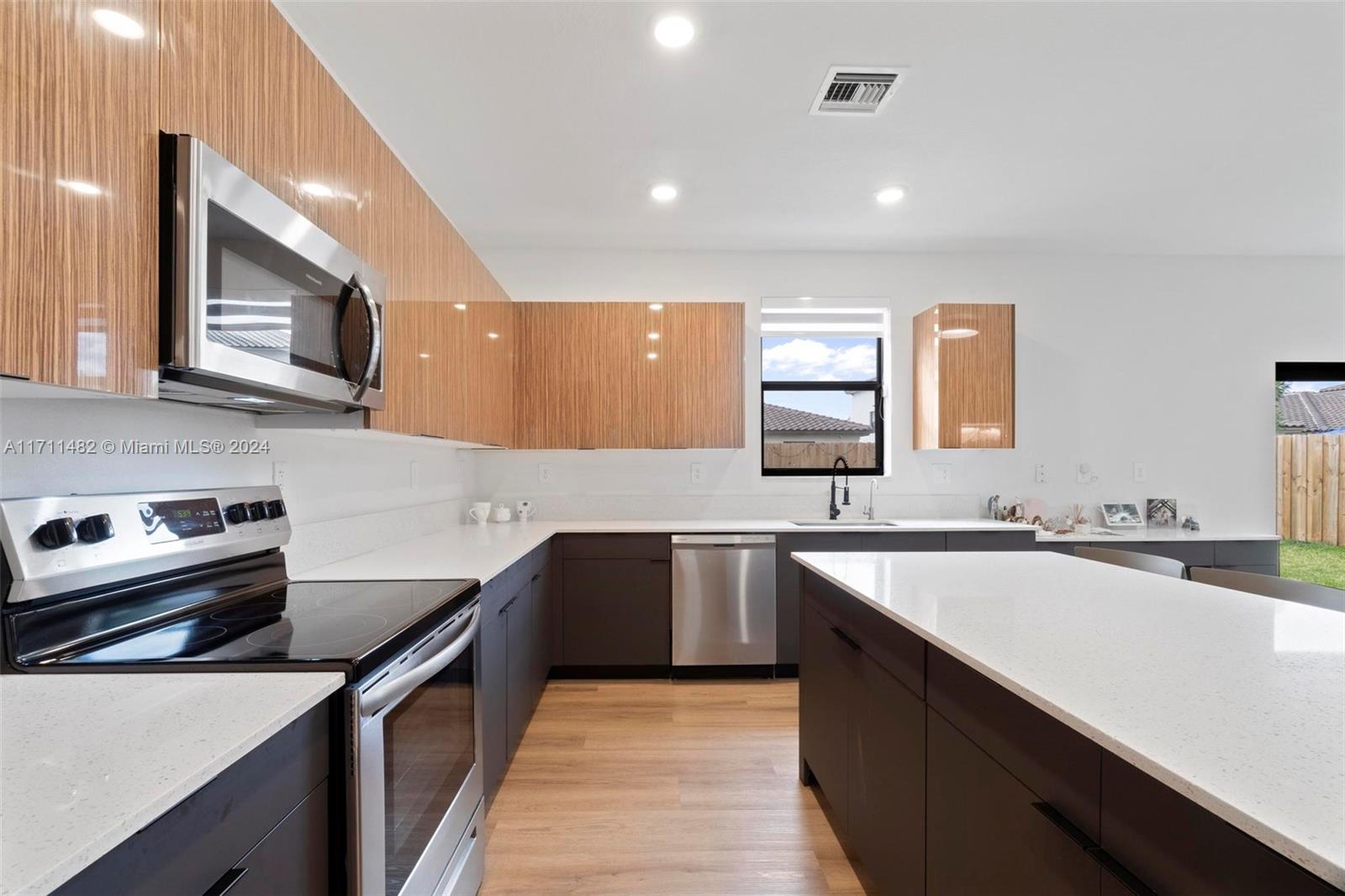 ESTATES AT SILVER PALM - Residential Lease