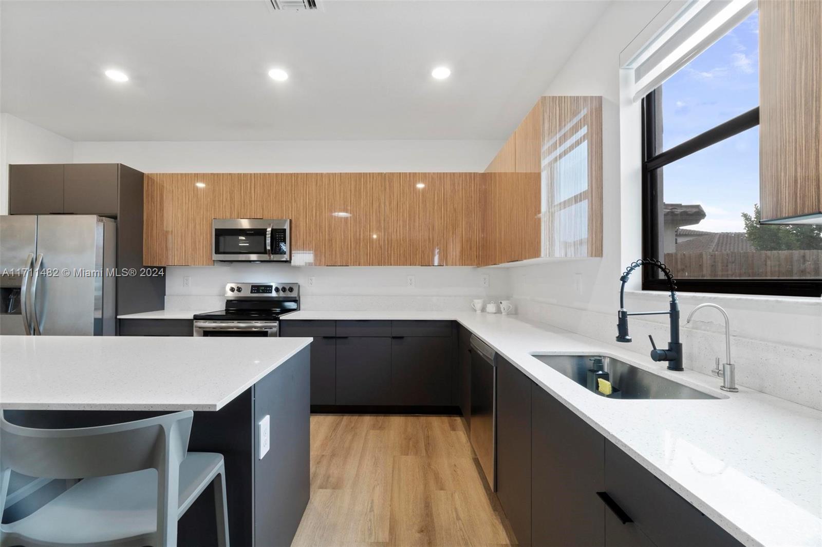 ESTATES AT SILVER PALM - Residential Lease