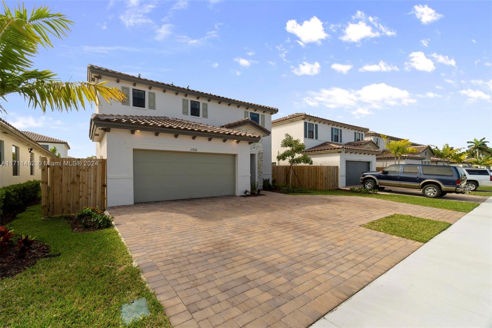 ESTATES AT SILVER PALM - Residential Lease