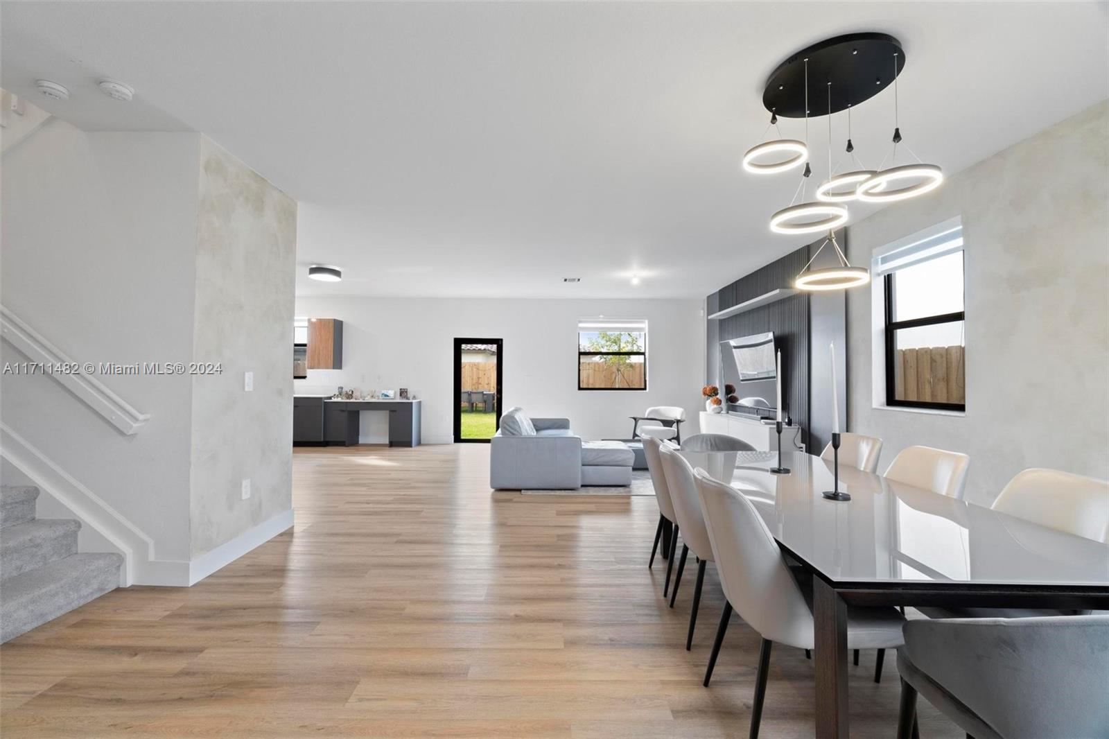 ESTATES AT SILVER PALM - Residential Lease