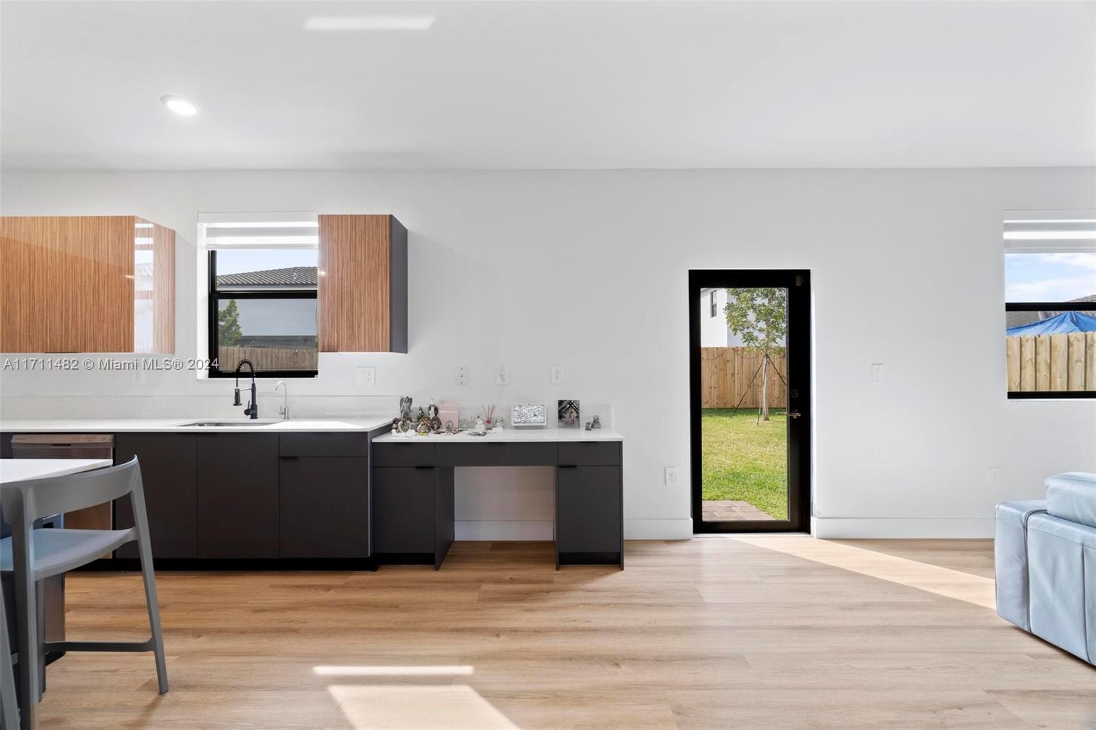 ESTATES AT SILVER PALM - Residential Lease