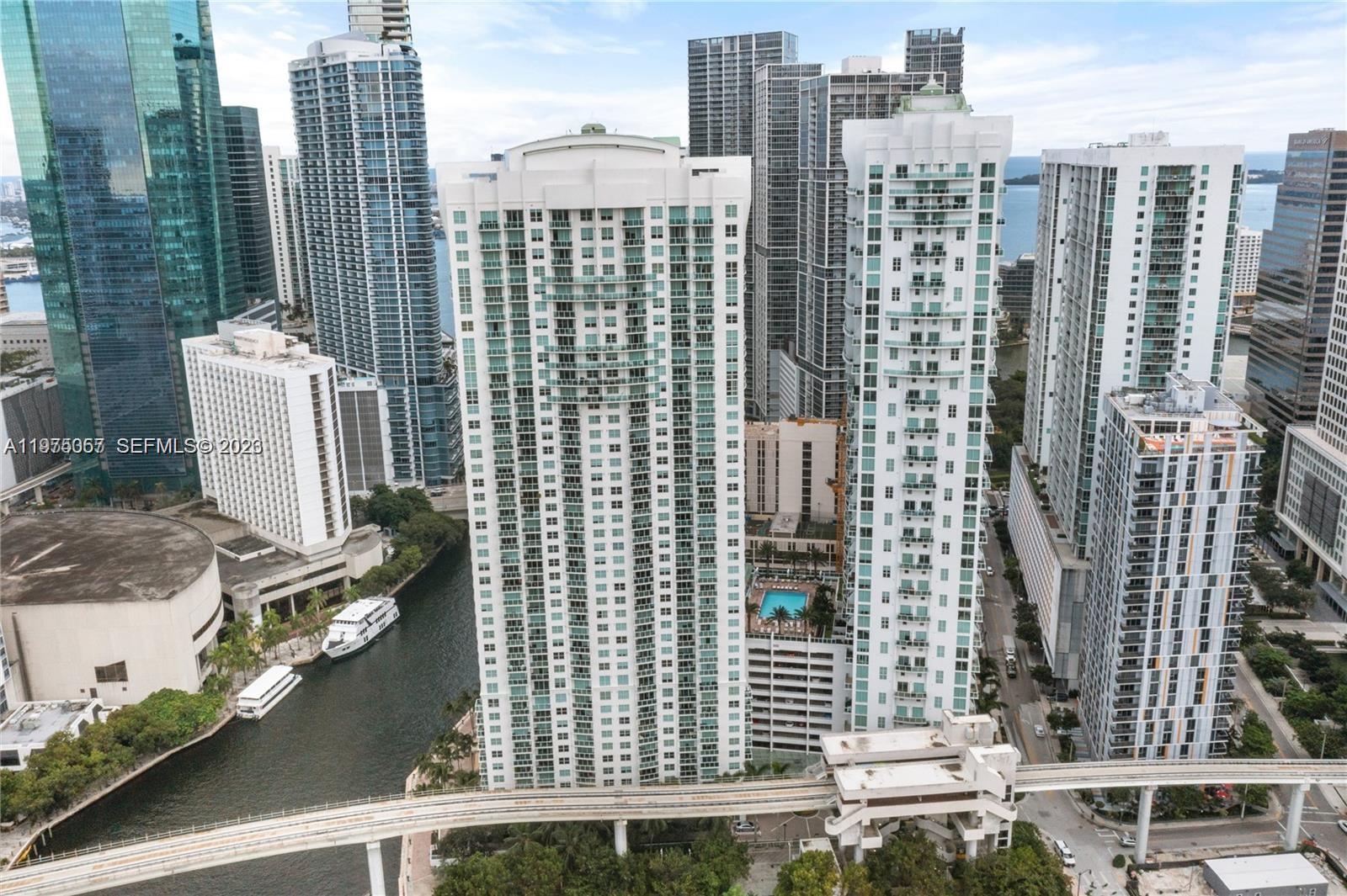 BRICKELL ON THE RIVER N T - Residential
