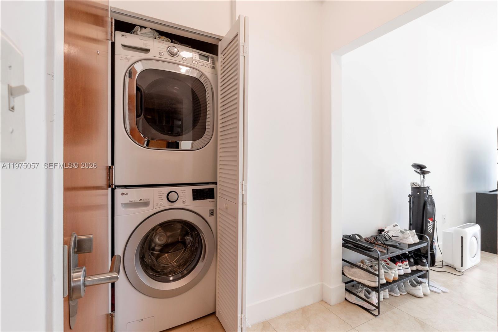 BRICKELL ON THE RIVER N T - Residential