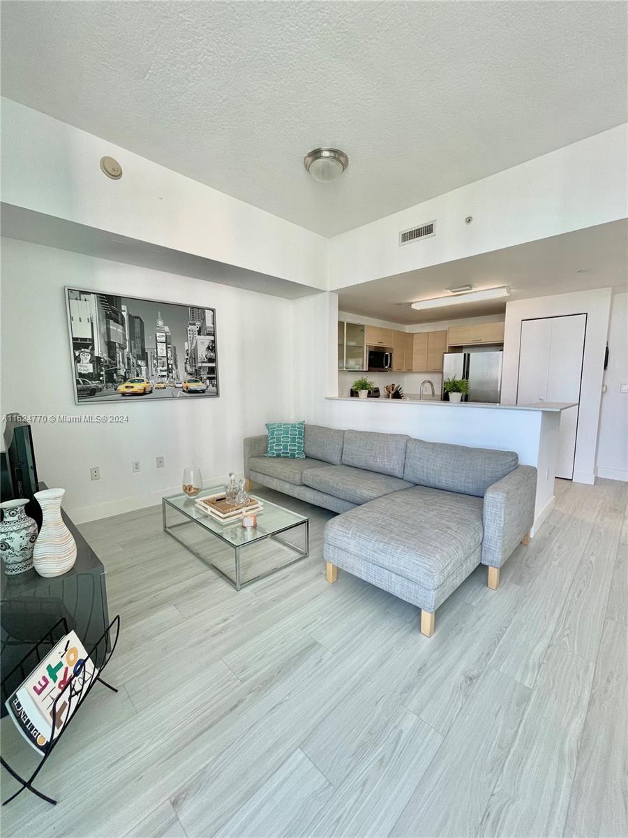 CITY 24 CONDO - Residential Lease