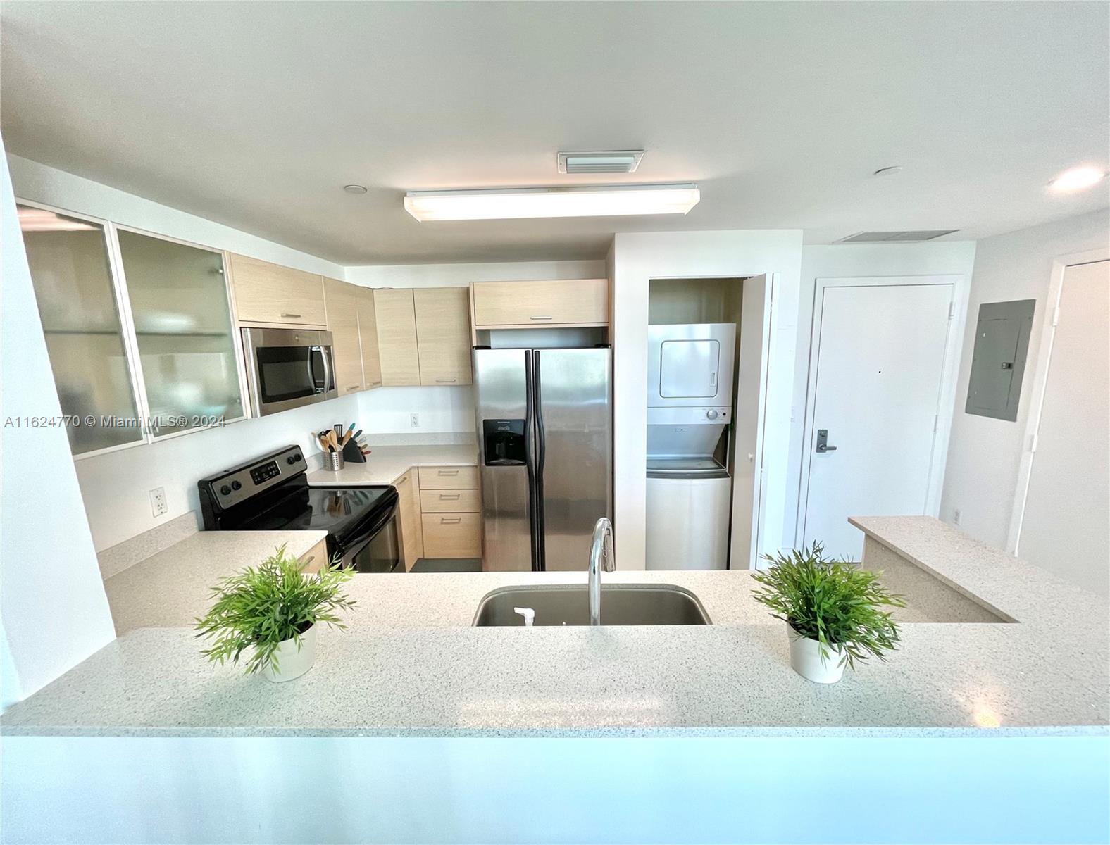 CITY 24 CONDO - Residential Lease