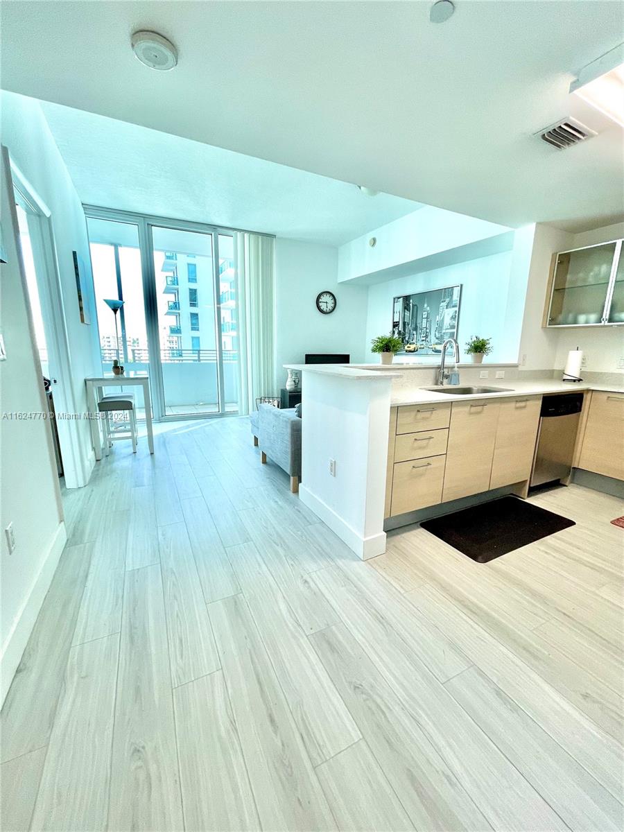 CITY 24 CONDO - Residential Lease