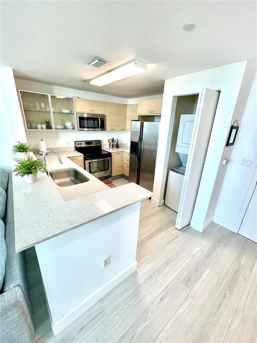 CITY 24 CONDO - Residential Lease