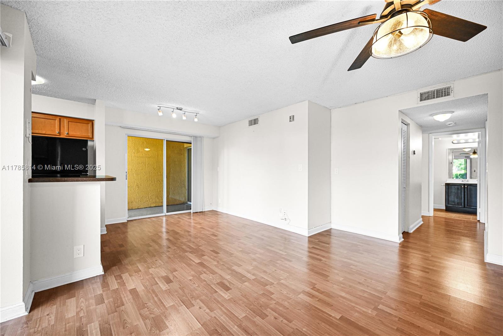 SOUTH PALM PLACE CONDO - Residential