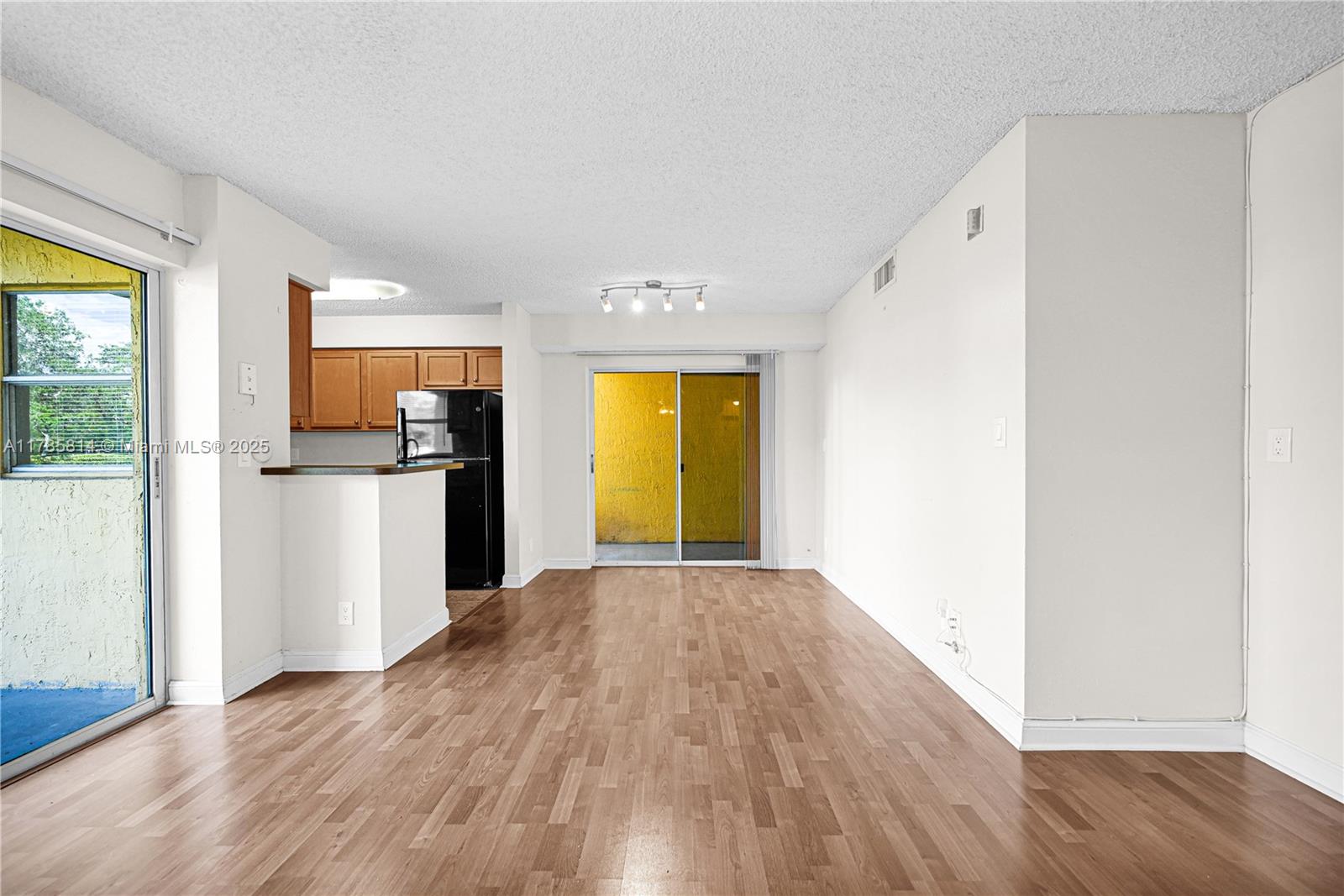 SOUTH PALM PLACE CONDO - Residential
