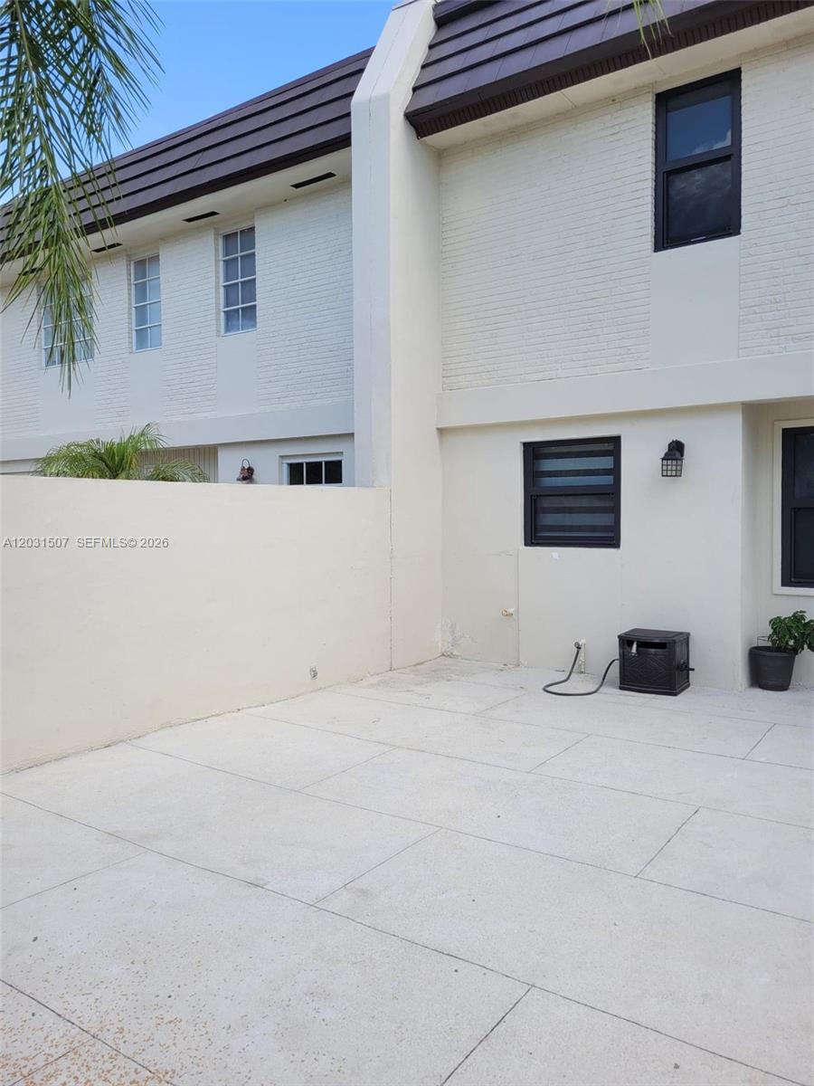 MIAMI LAKES LAKE HILDA TO - Residential Lease