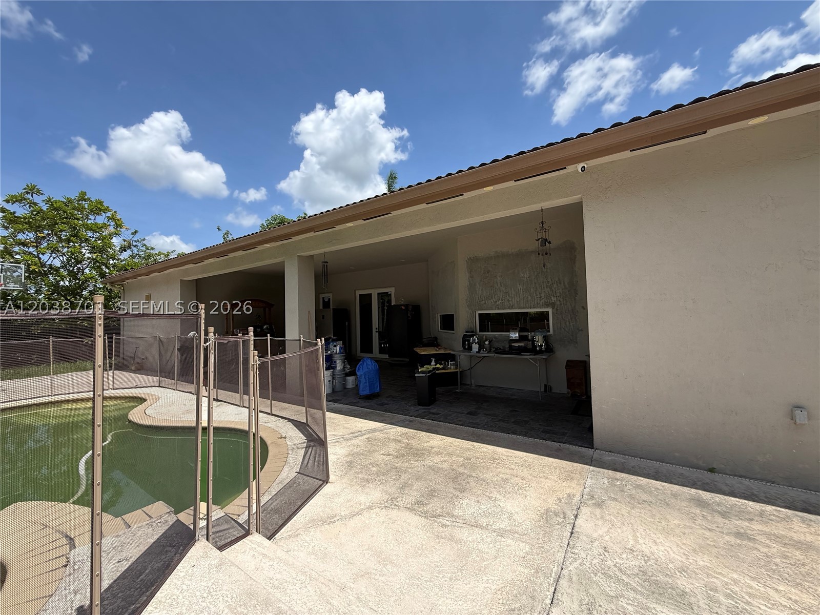 VIRGINIA ESTATES - Residential