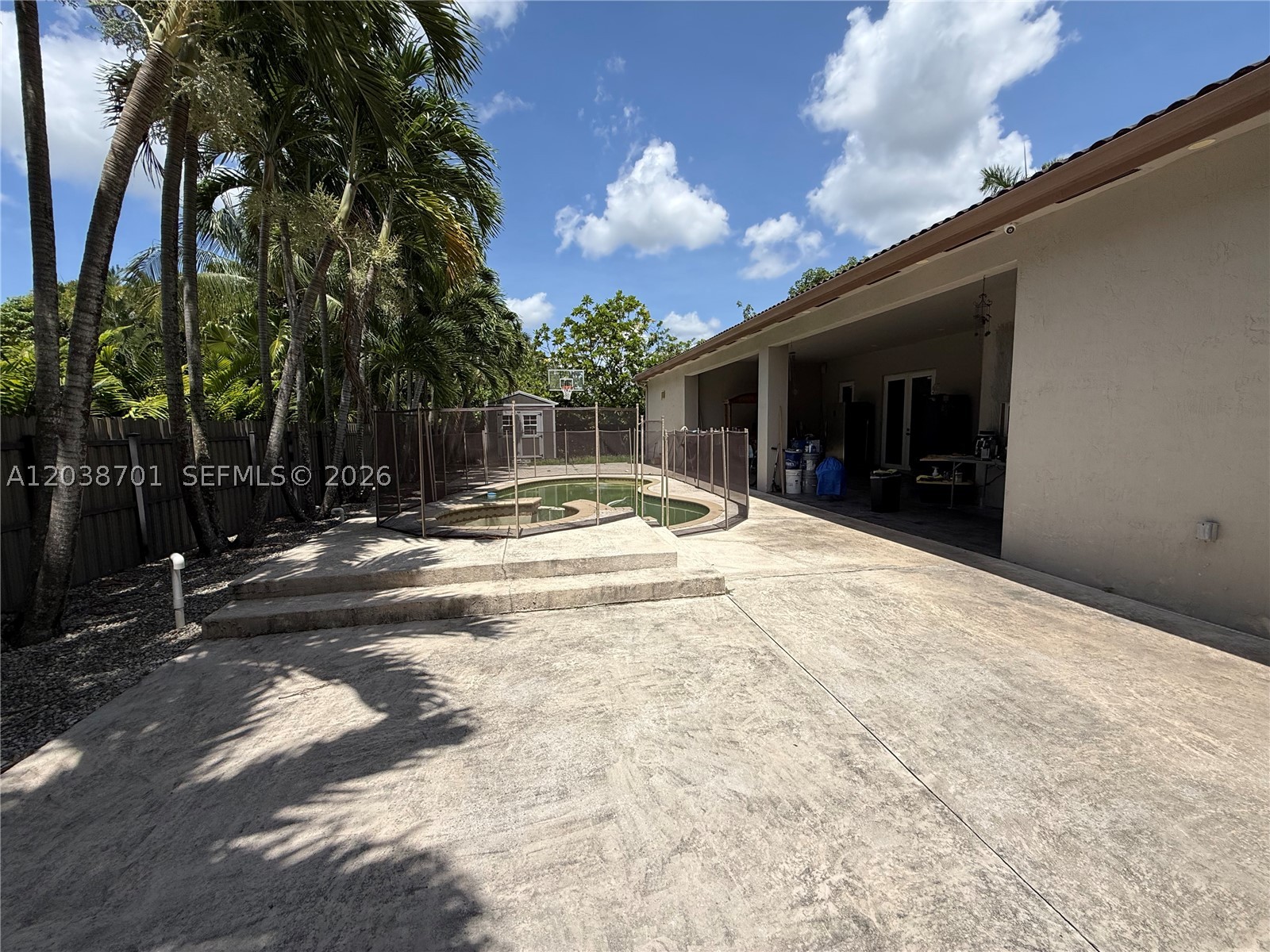 VIRGINIA ESTATES - Residential
