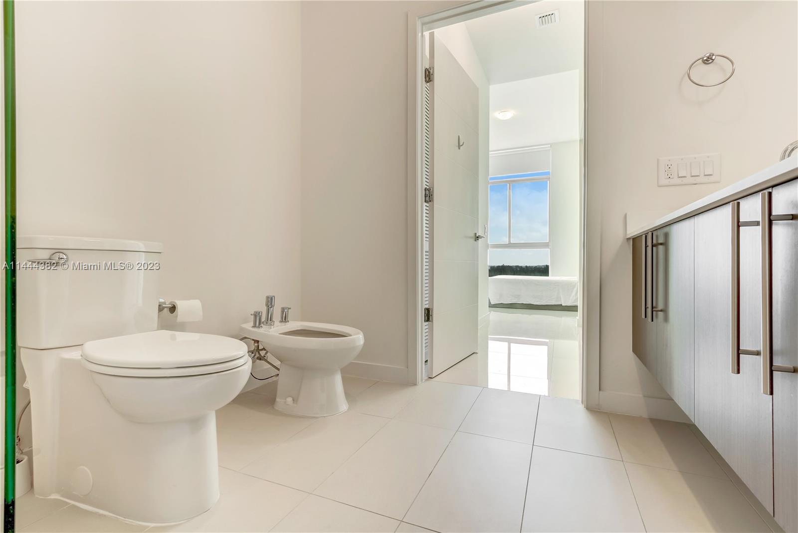 MIDTOWN AT DORAL - Residential