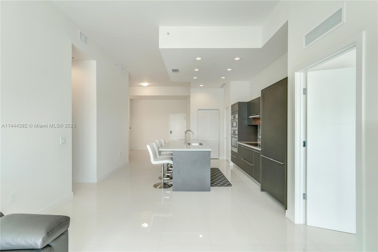 MIDTOWN AT DORAL - Residential