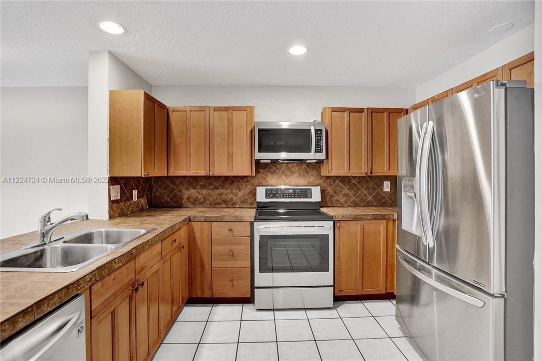 SEACREST ISLES 1 ADD - Residential Income