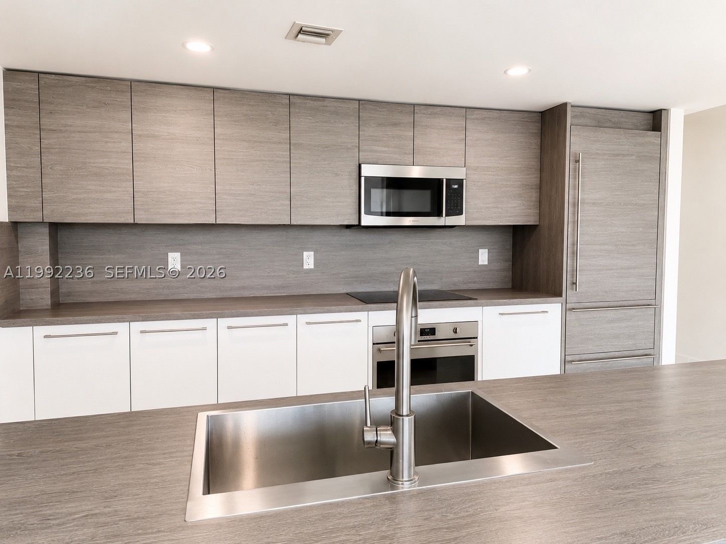 400 SUNNY ISLES CONDO EAS - Residential