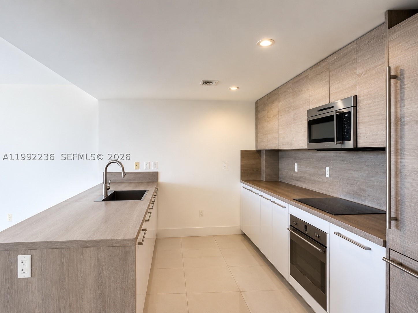 400 SUNNY ISLES CONDO EAS - Residential