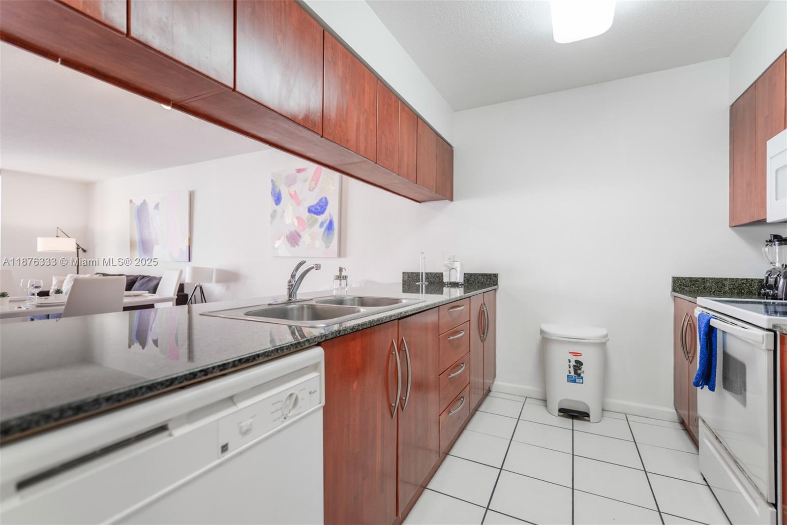THE CLUB AT BRICKELL BAY - Residential Lease