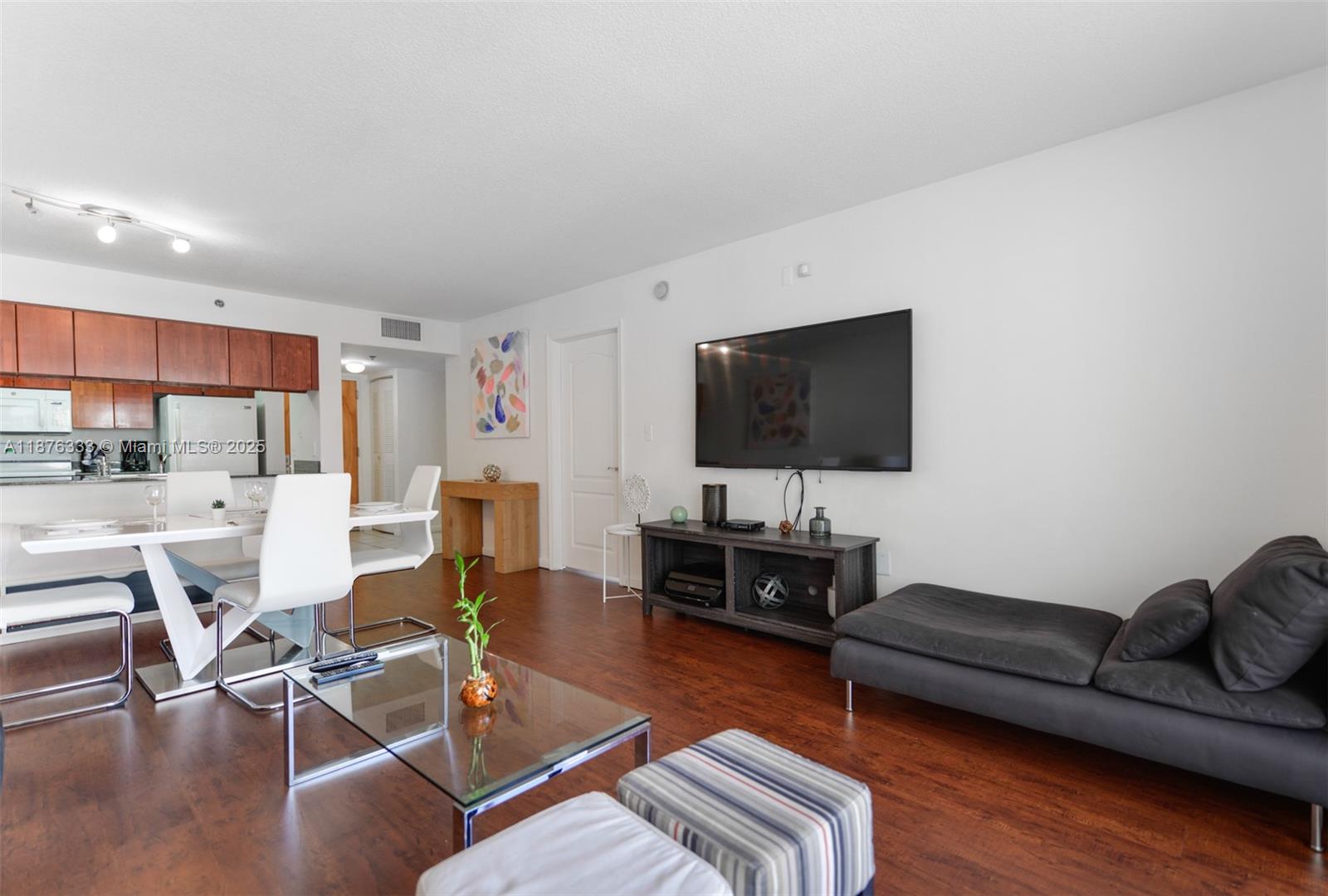 THE CLUB AT BRICKELL BAY - Residential Lease