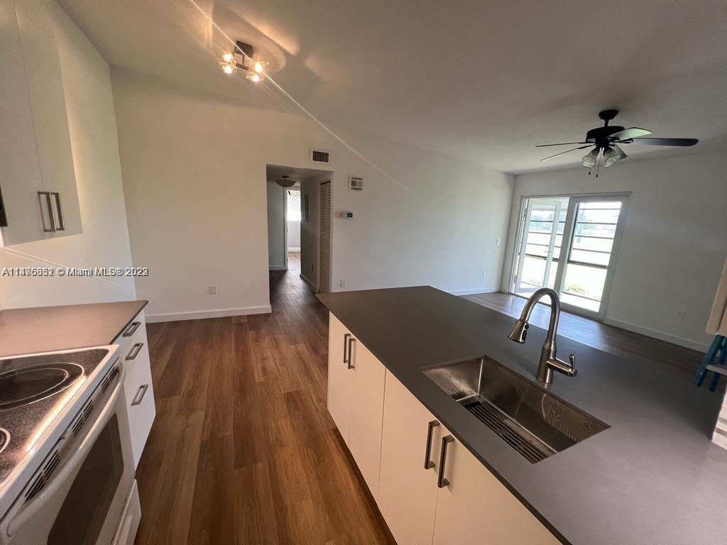 LAKEVIEW AT THE HAMMOCKS - Residential Lease