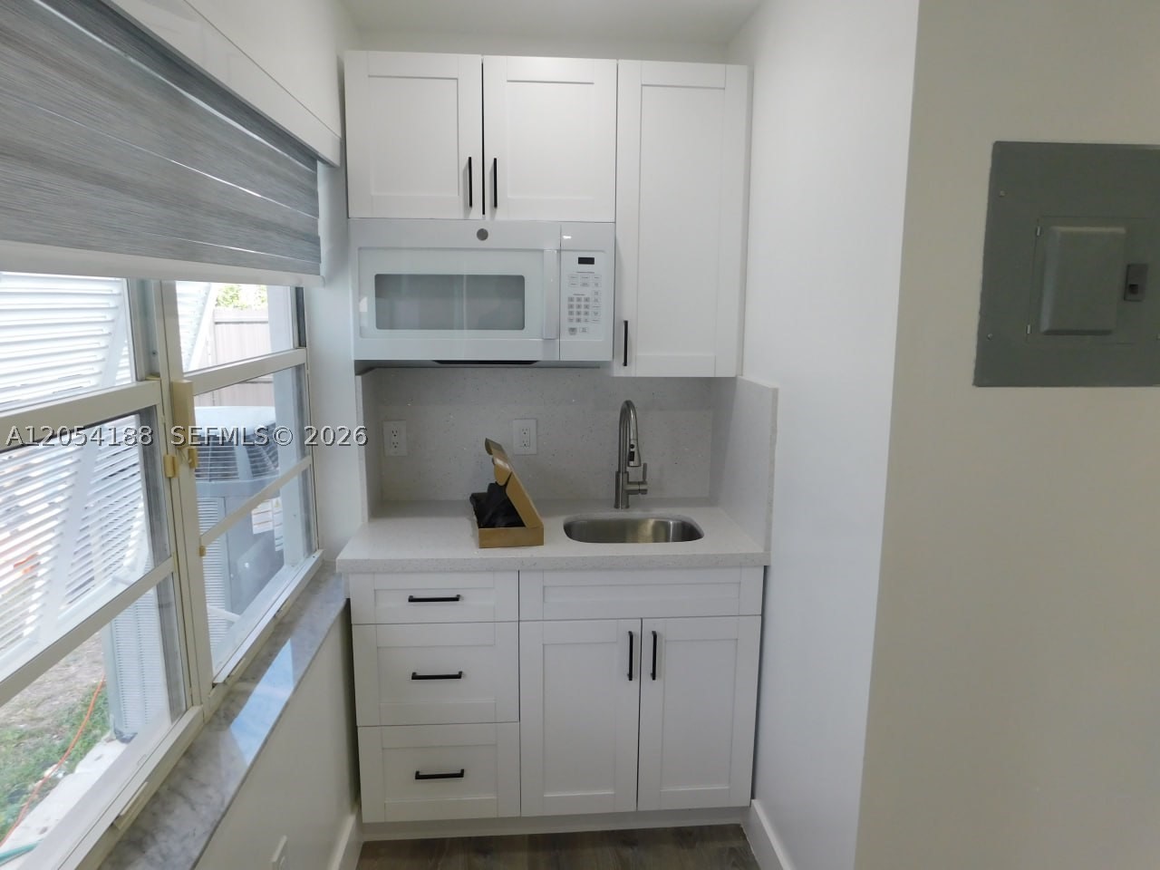 REDLANDS MANSIONS - Residential Lease