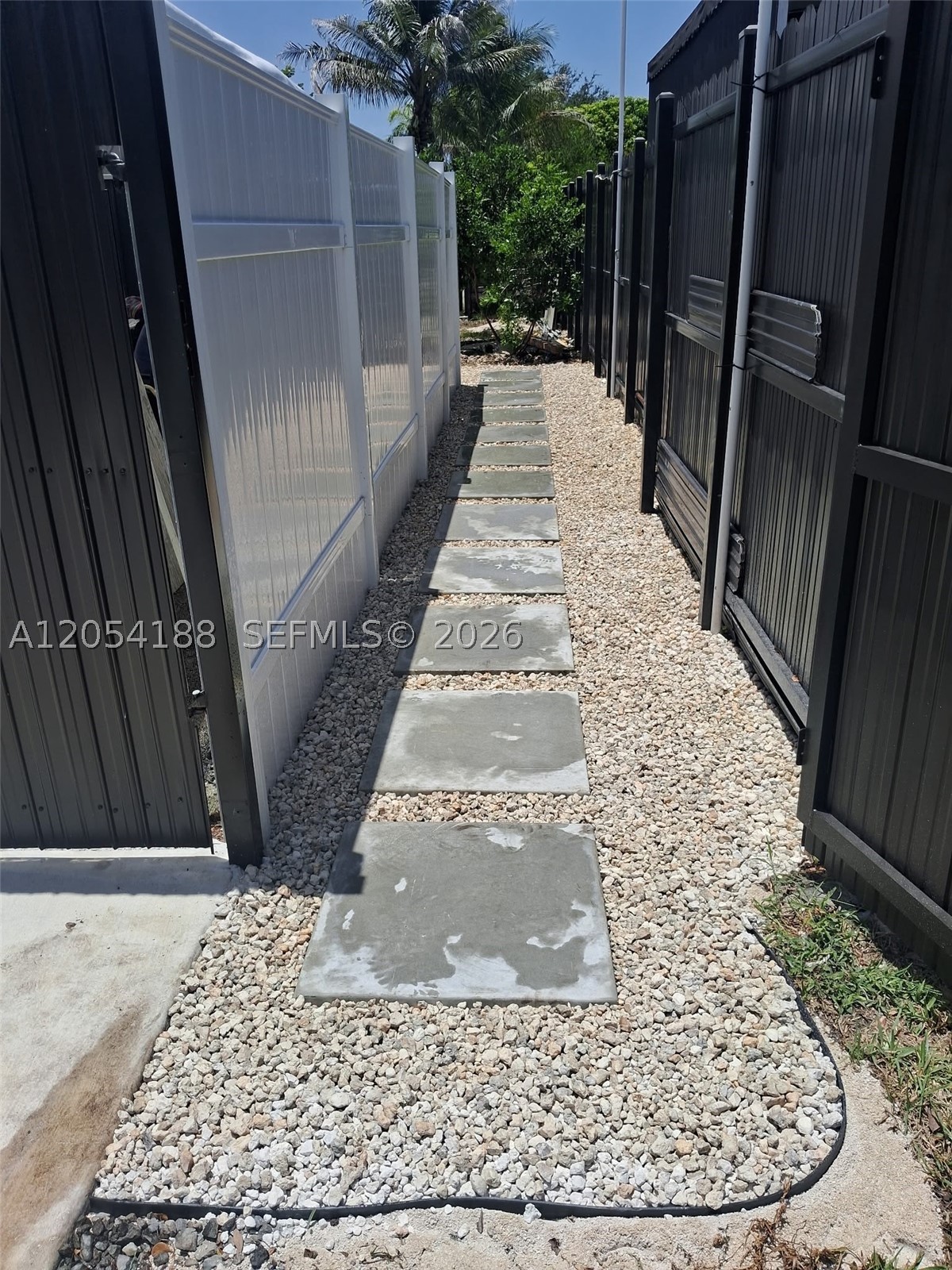 REDLANDS MANSIONS - Residential Lease