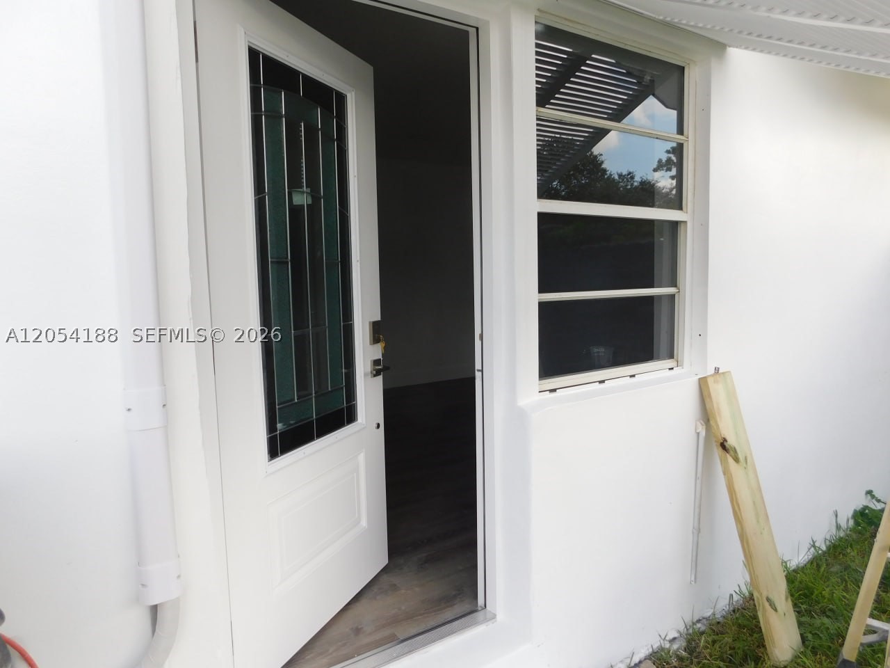 REDLANDS MANSIONS - Residential Lease