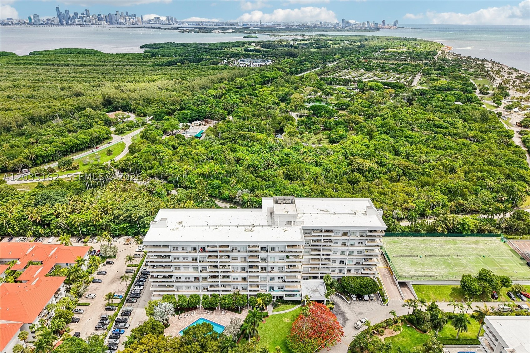 COMMODORE CLUB WEST CONDO - Residential
