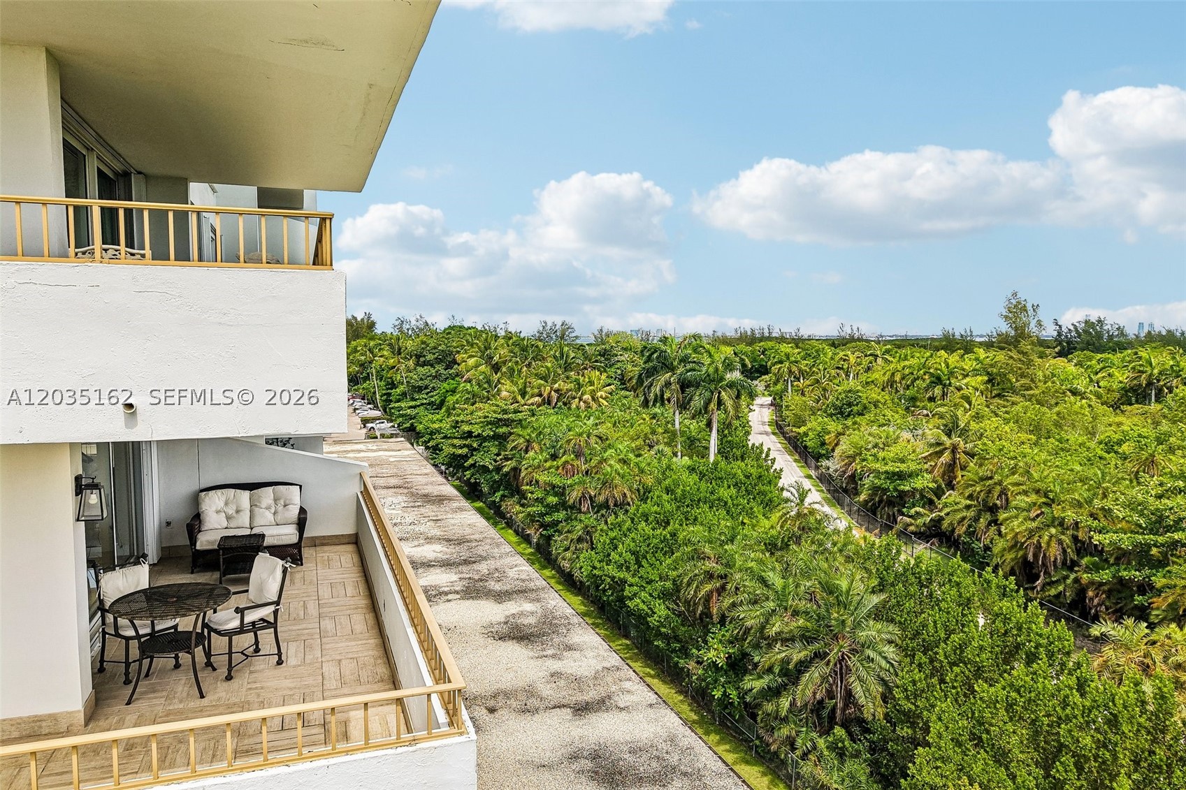 COMMODORE CLUB WEST CONDO - Residential