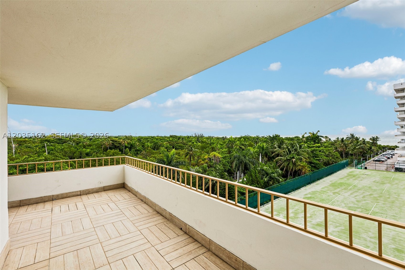 COMMODORE CLUB WEST CONDO - Residential