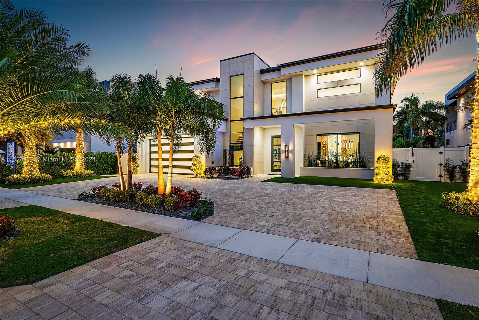BOCA VILLAS - Residential