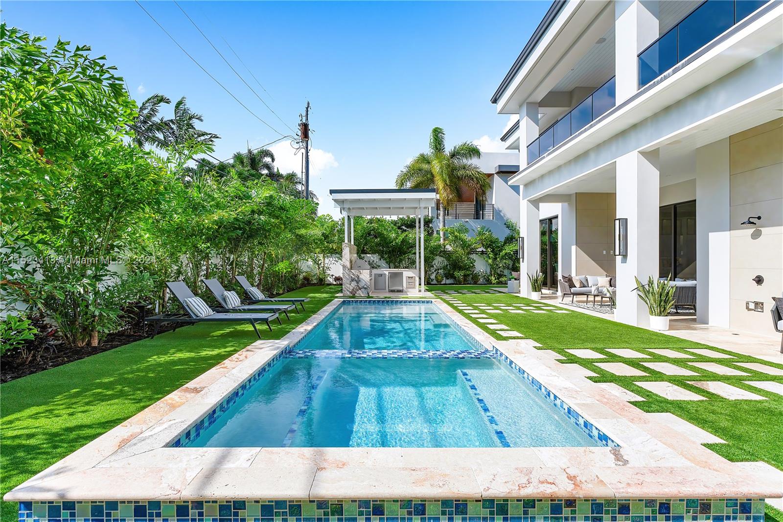 BOCA VILLAS - Residential