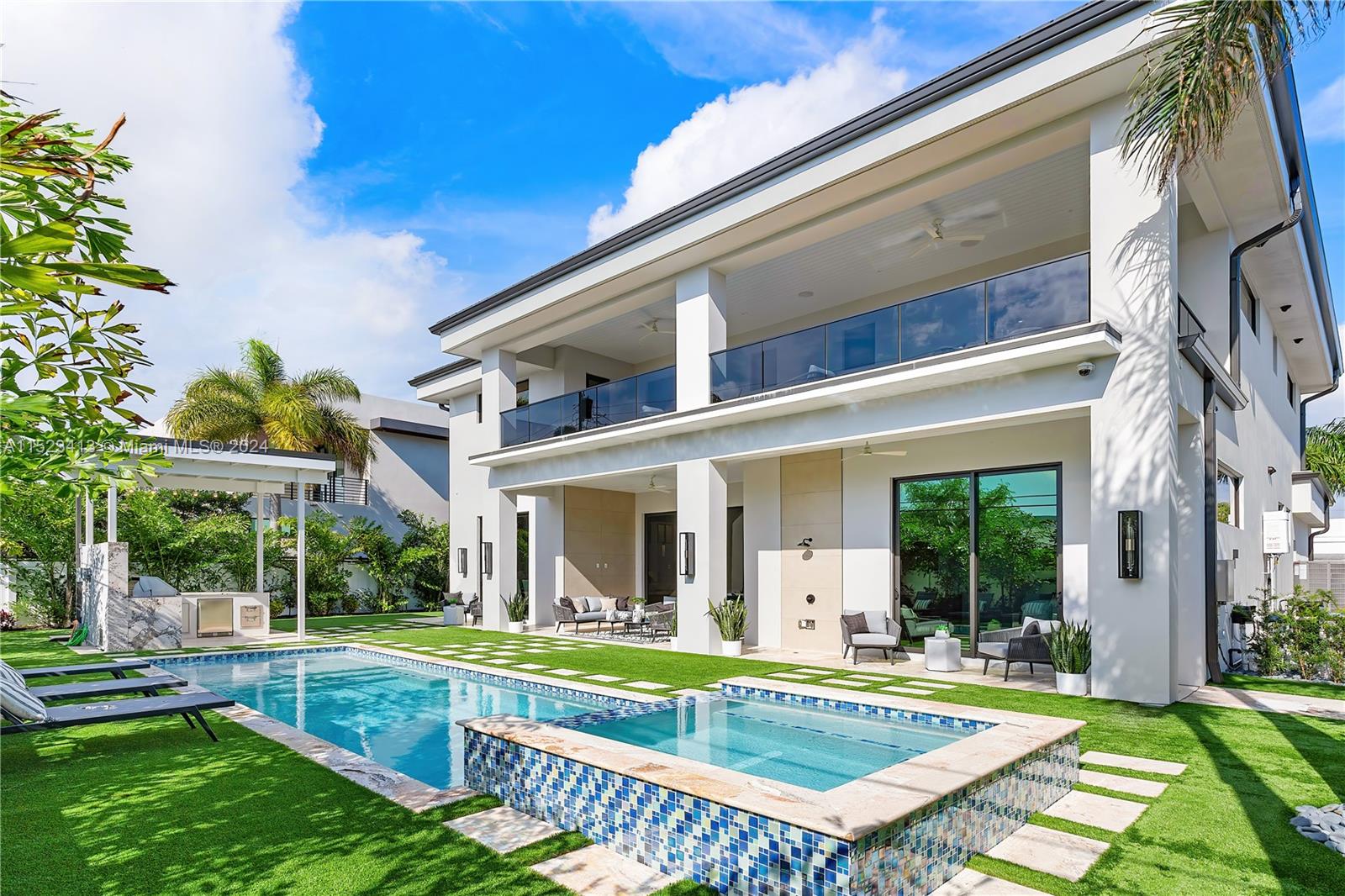 BOCA VILLAS - Residential