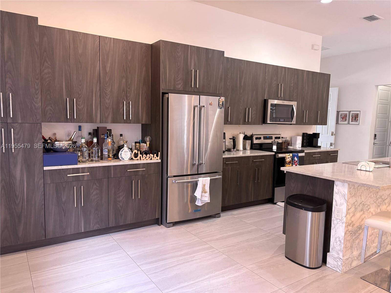 VENETIAN PARC - Residential