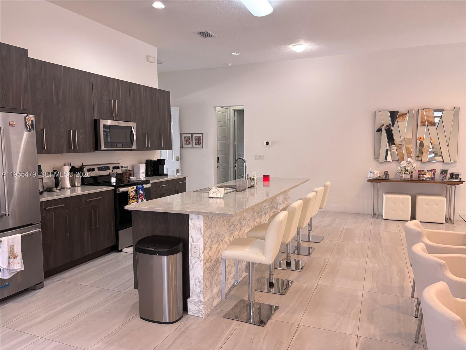VENETIAN PARC - Residential