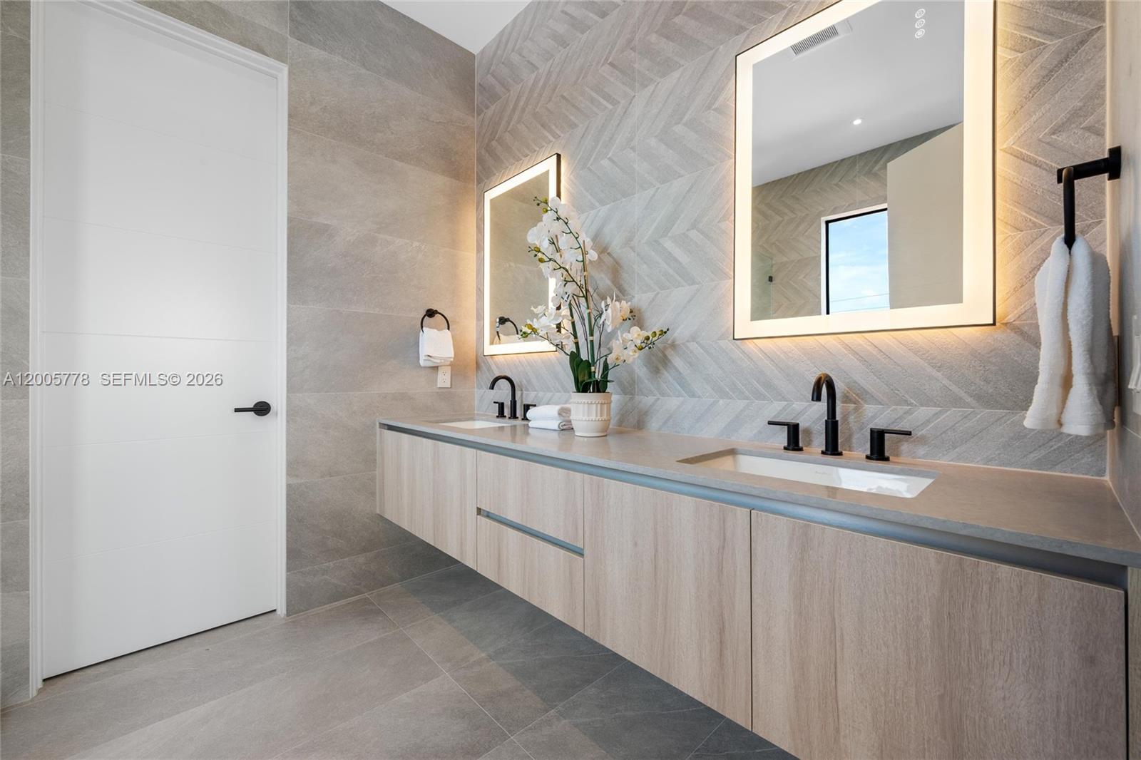 SILVER BLUFF GARDENS - Residential