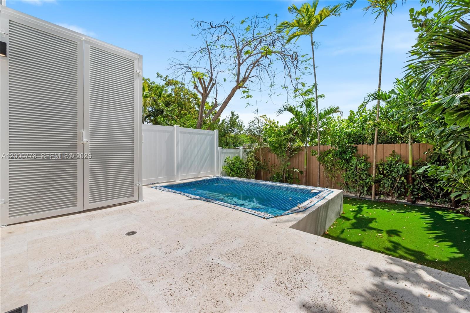 SILVER BLUFF GARDENS - Residential